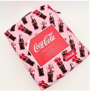 Coca-Cola Pink Gift Set Coca-Cola Pink Full 6 Piece Sheet Set bottles and bows